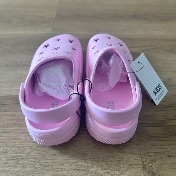 Cotton On Kids Pink Star Clogs - NWT - Picture 6 of 7